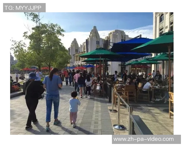 武汉足球场周边美食与休闲活动推荐让你尽享精彩赛事体验